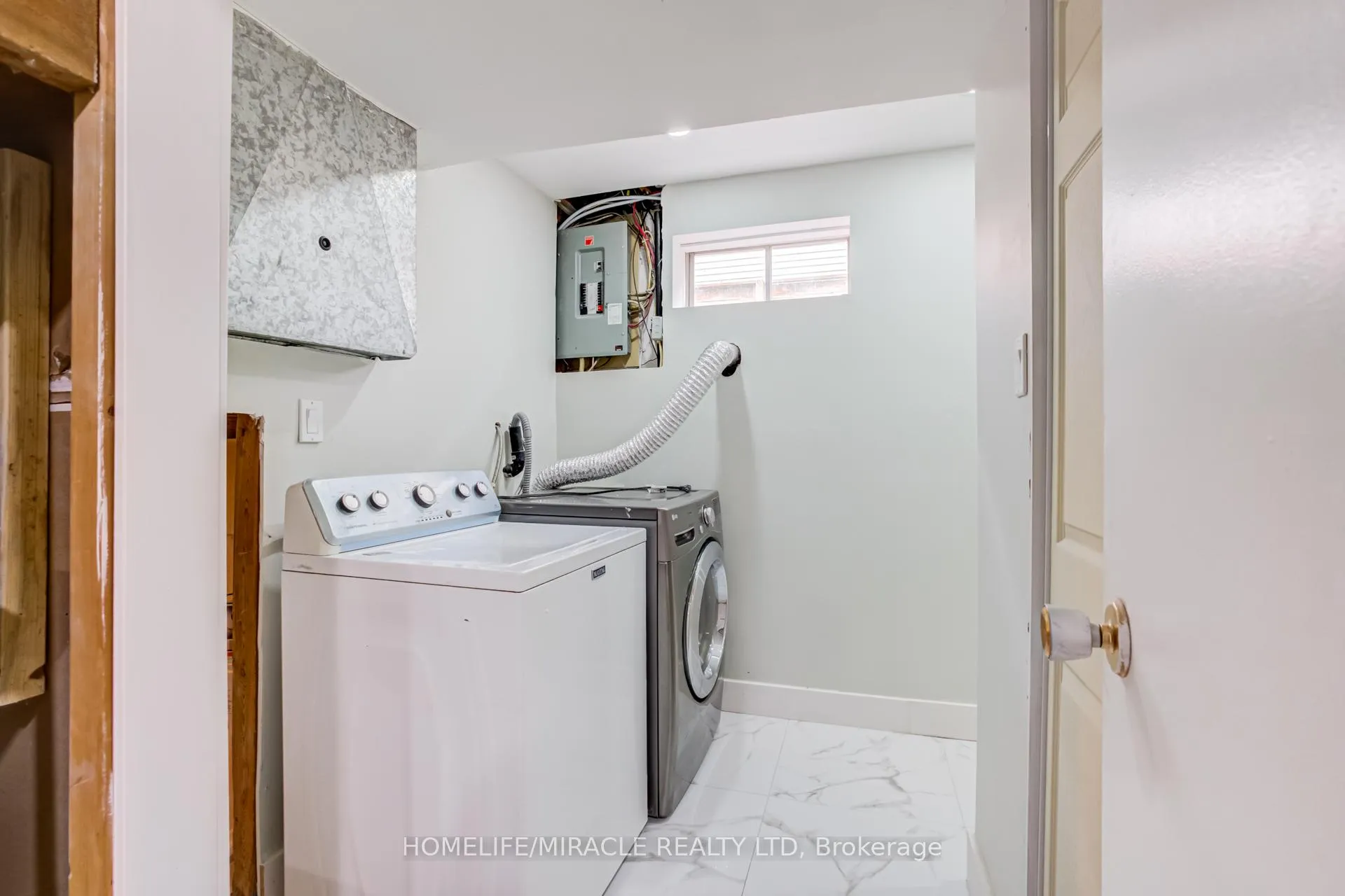 Photo 34 of 122 Ormond Drive, Oshawa, Samac — HOMEH