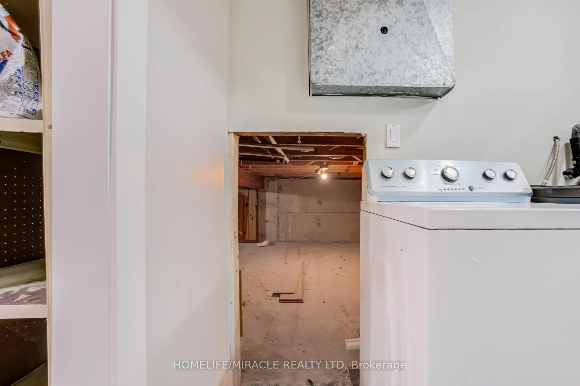Photo 35 of 122 Ormond Drive, Oshawa, Samac — HOMEH