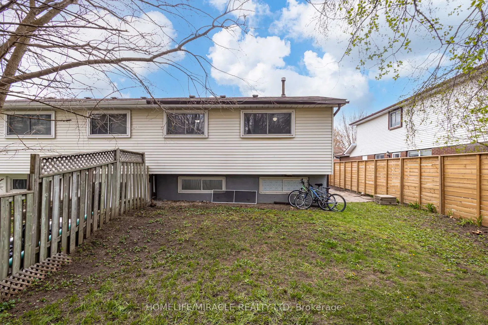 Photo 49 of 122 Ormond Drive, Oshawa, Samac — HOMEH