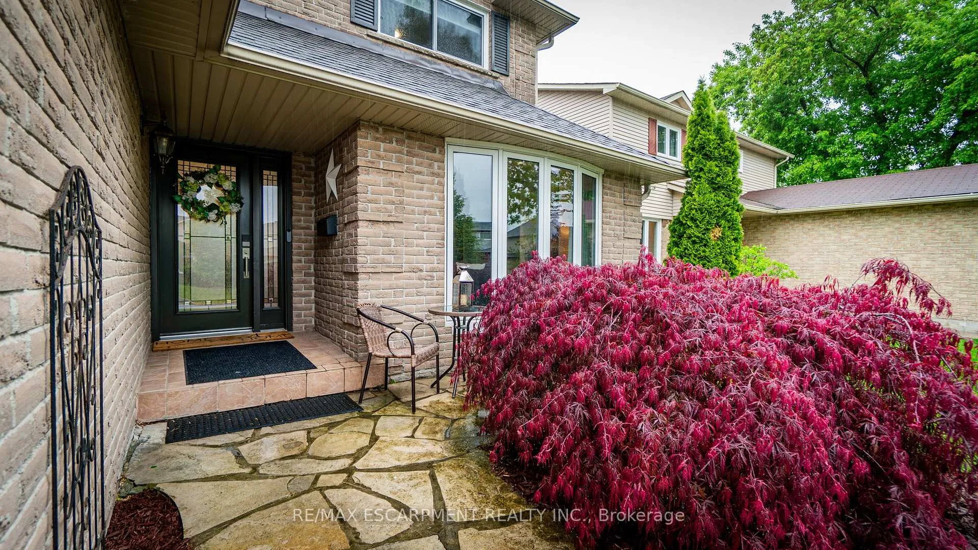 Photo 5 of 2393 Arnold Crescent, Burlington, Brant Hills — HOMEH