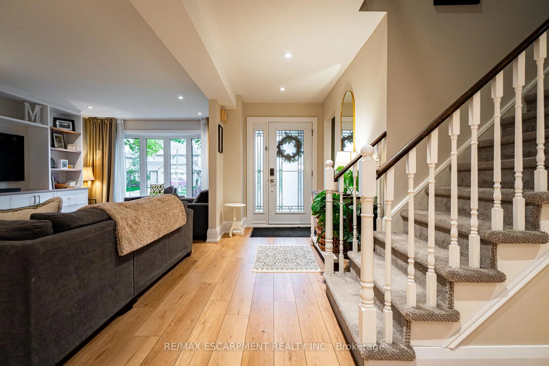 Photo 7 of 2393 Arnold Crescent, Burlington, Brant Hills — HOMEH