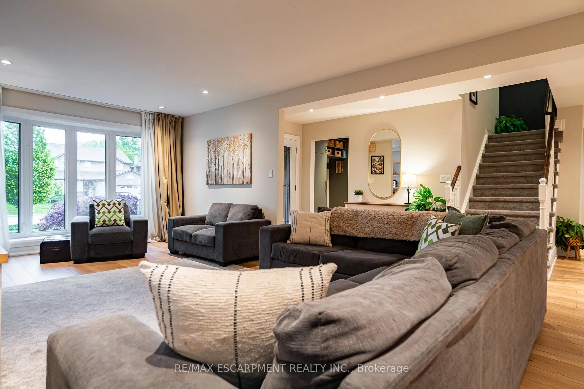 Photo 8 of 2393 Arnold Crescent, Burlington, Brant Hills — HOMEH
