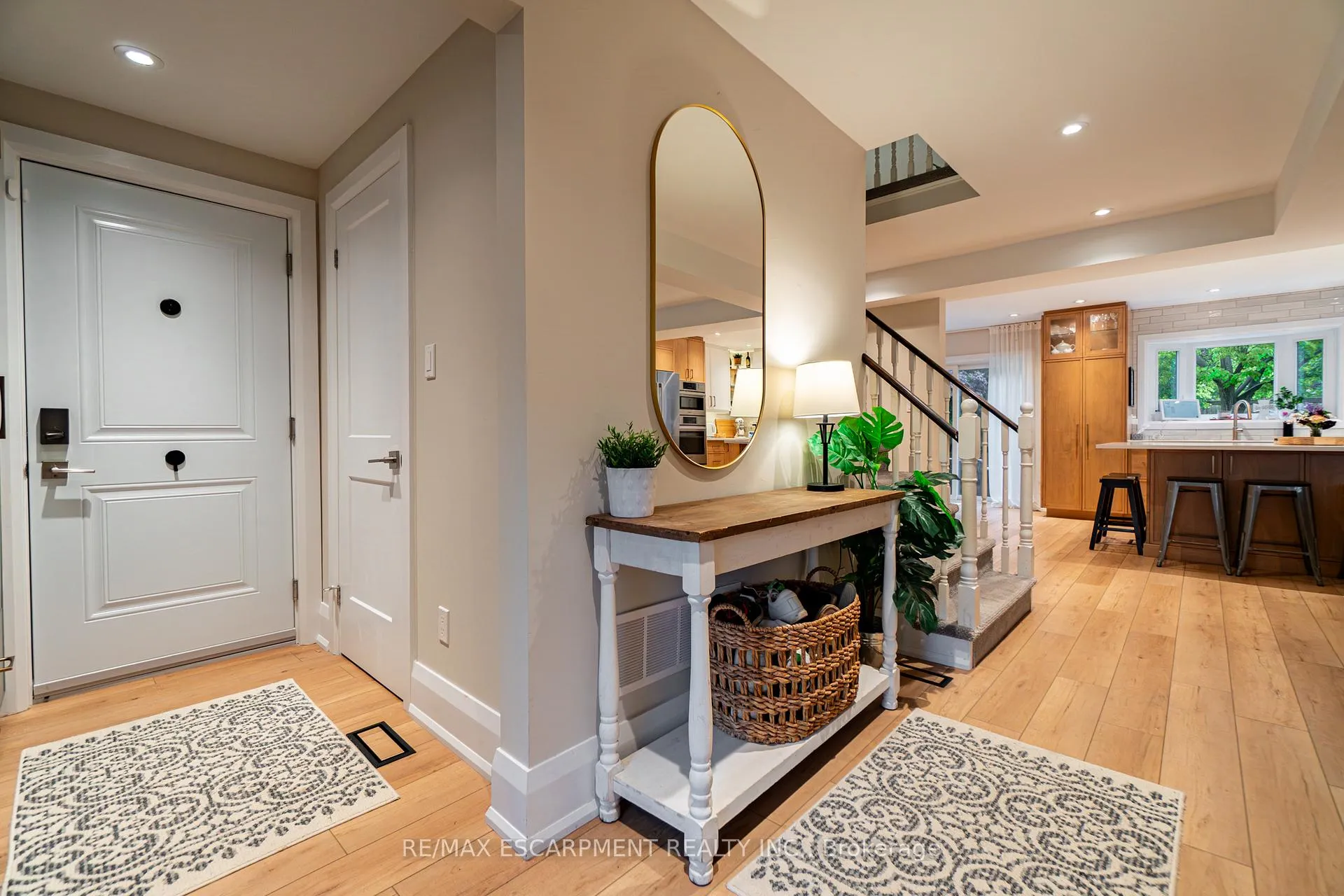 Photo 9 of 2393 Arnold Crescent, Burlington, Brant Hills — HOMEH