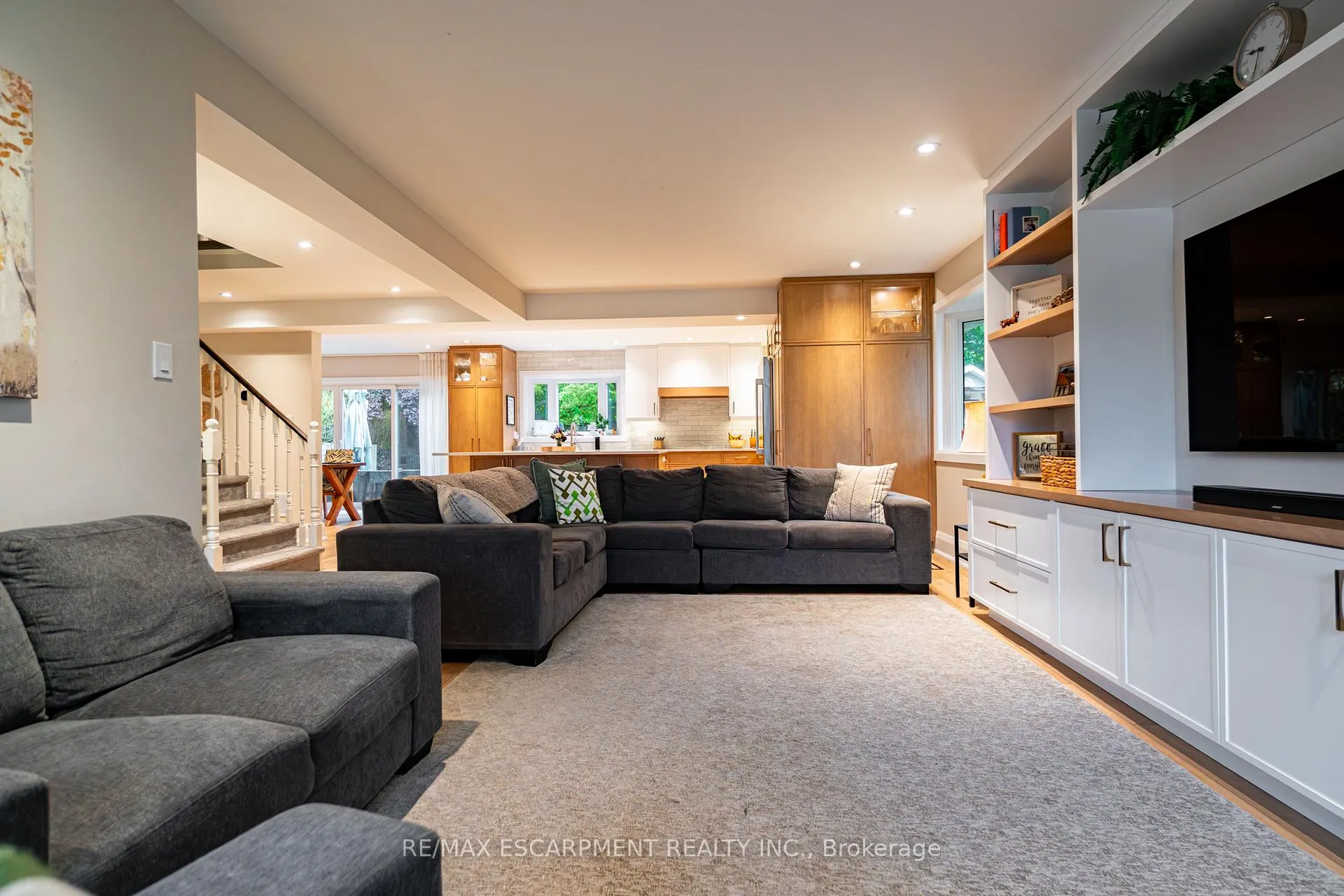 Photo 12 of 2393 Arnold Crescent, Burlington, Brant Hills — HOMEH