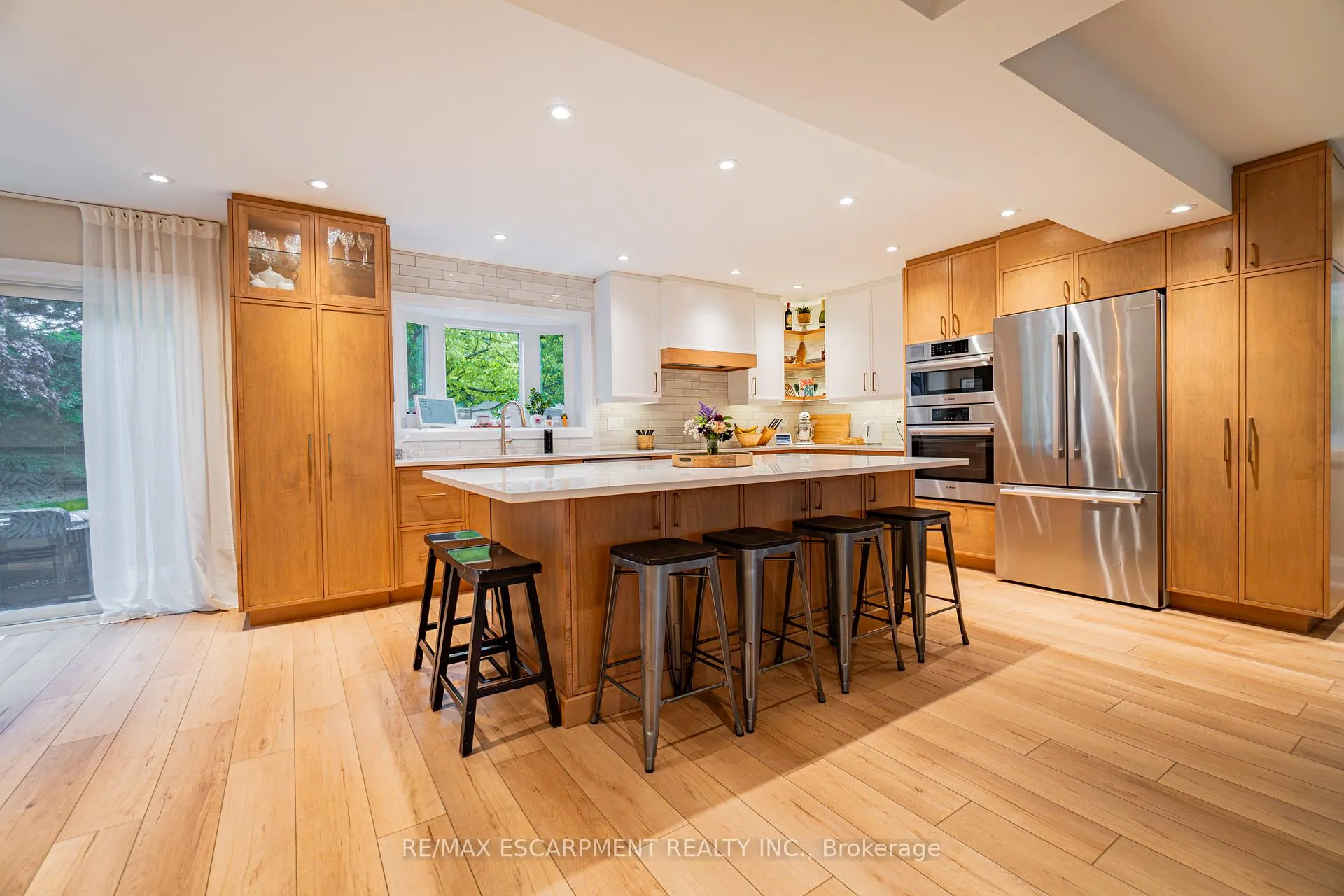 Photo 15 of 2393 Arnold Crescent, Burlington, Brant Hills — HOMEH