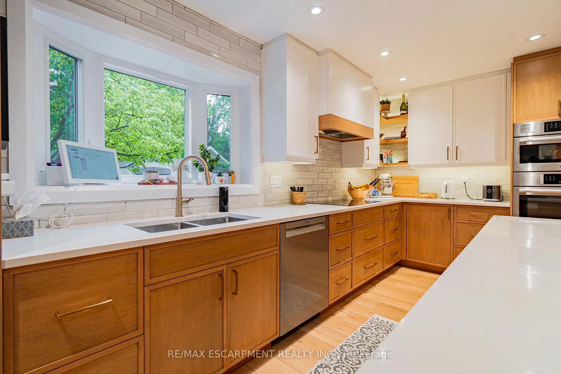 Photo 18 of 2393 Arnold Crescent, Burlington, Brant Hills — HOMEH