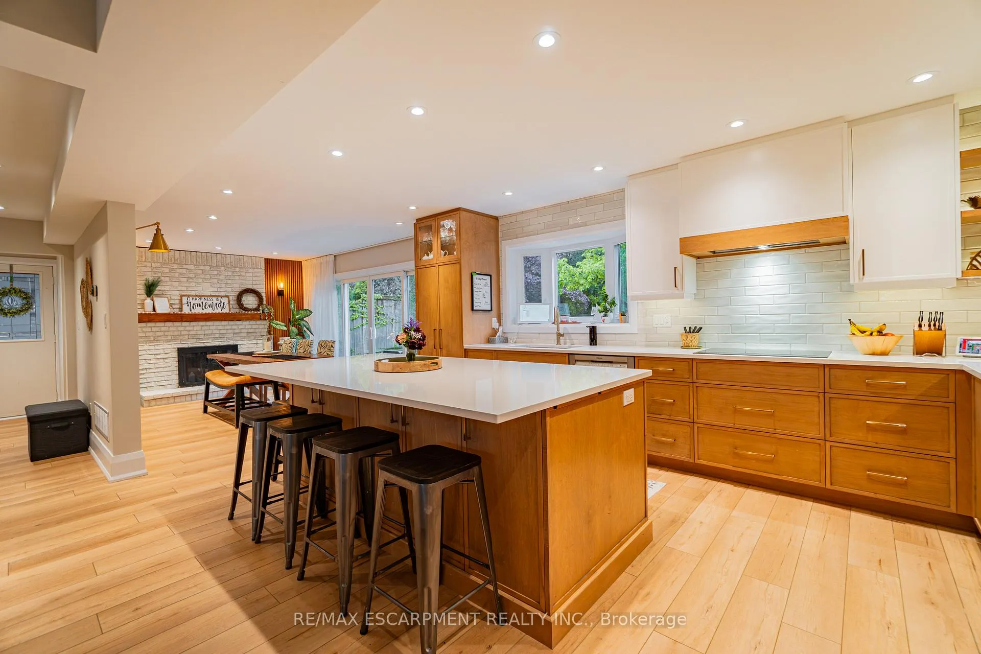 Photo 19 of 2393 Arnold Crescent, Burlington, Brant Hills — HOMEH