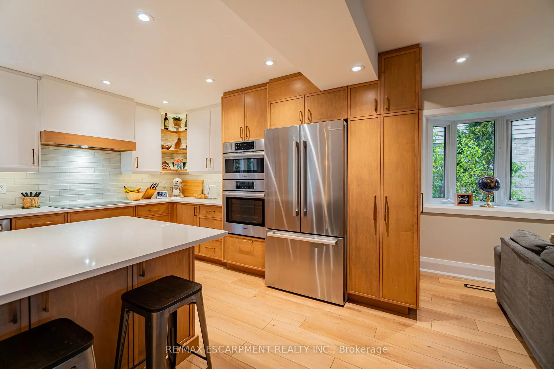 Photo 20 of 2393 Arnold Crescent, Burlington, Brant Hills — HOMEH
