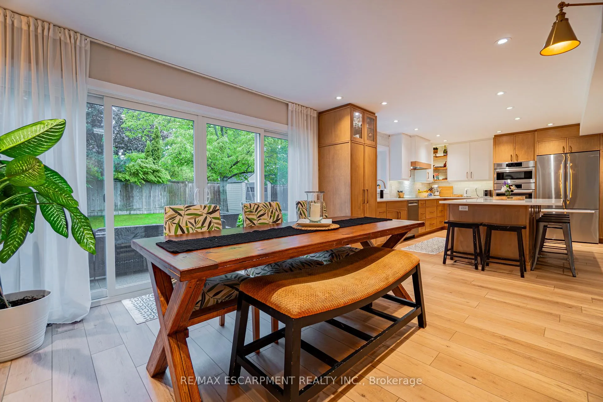 Photo 22 of 2393 Arnold Crescent, Burlington, Brant Hills — HOMEH