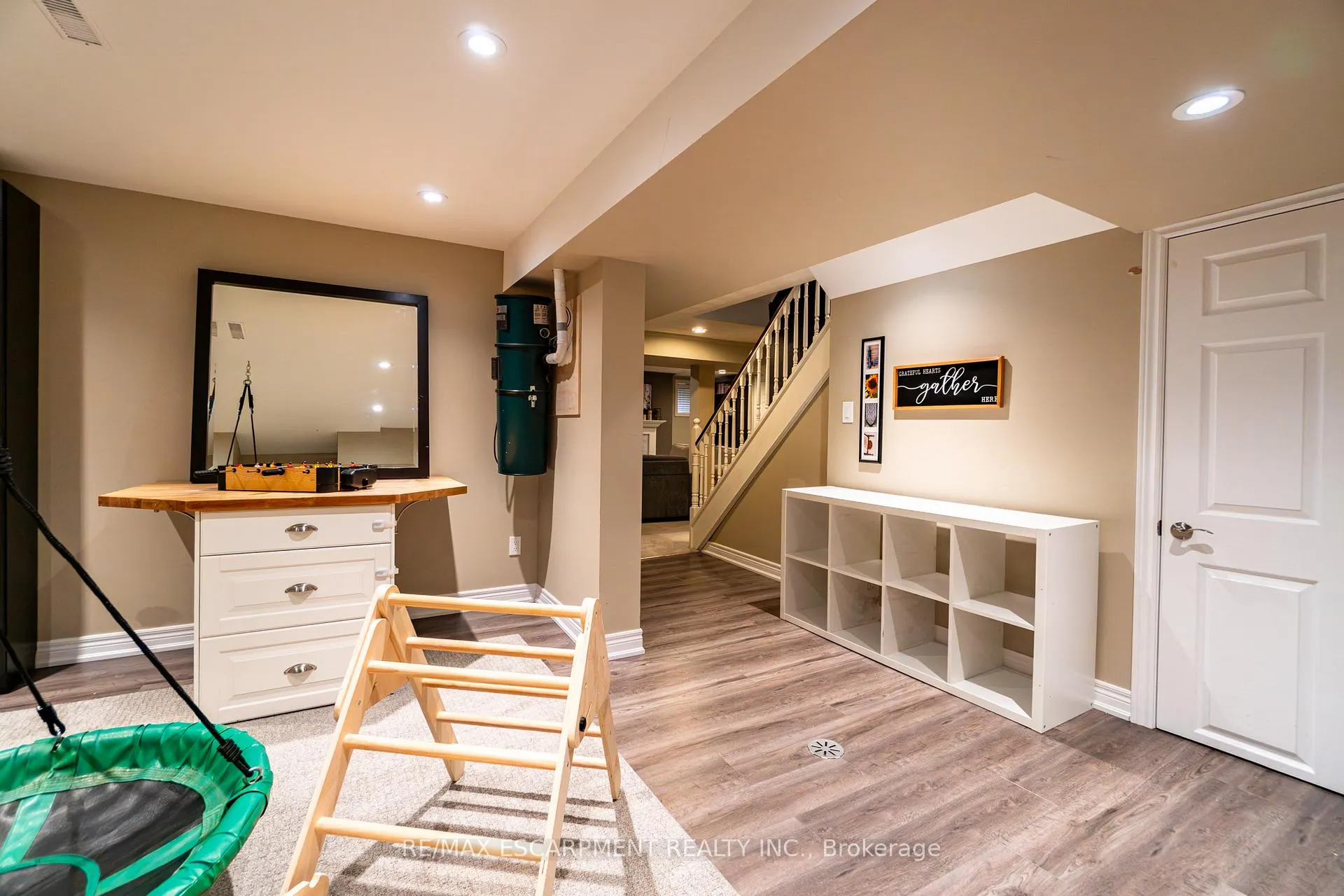 Photo 41 of 2393 Arnold Crescent, Burlington, Brant Hills — HOMEH