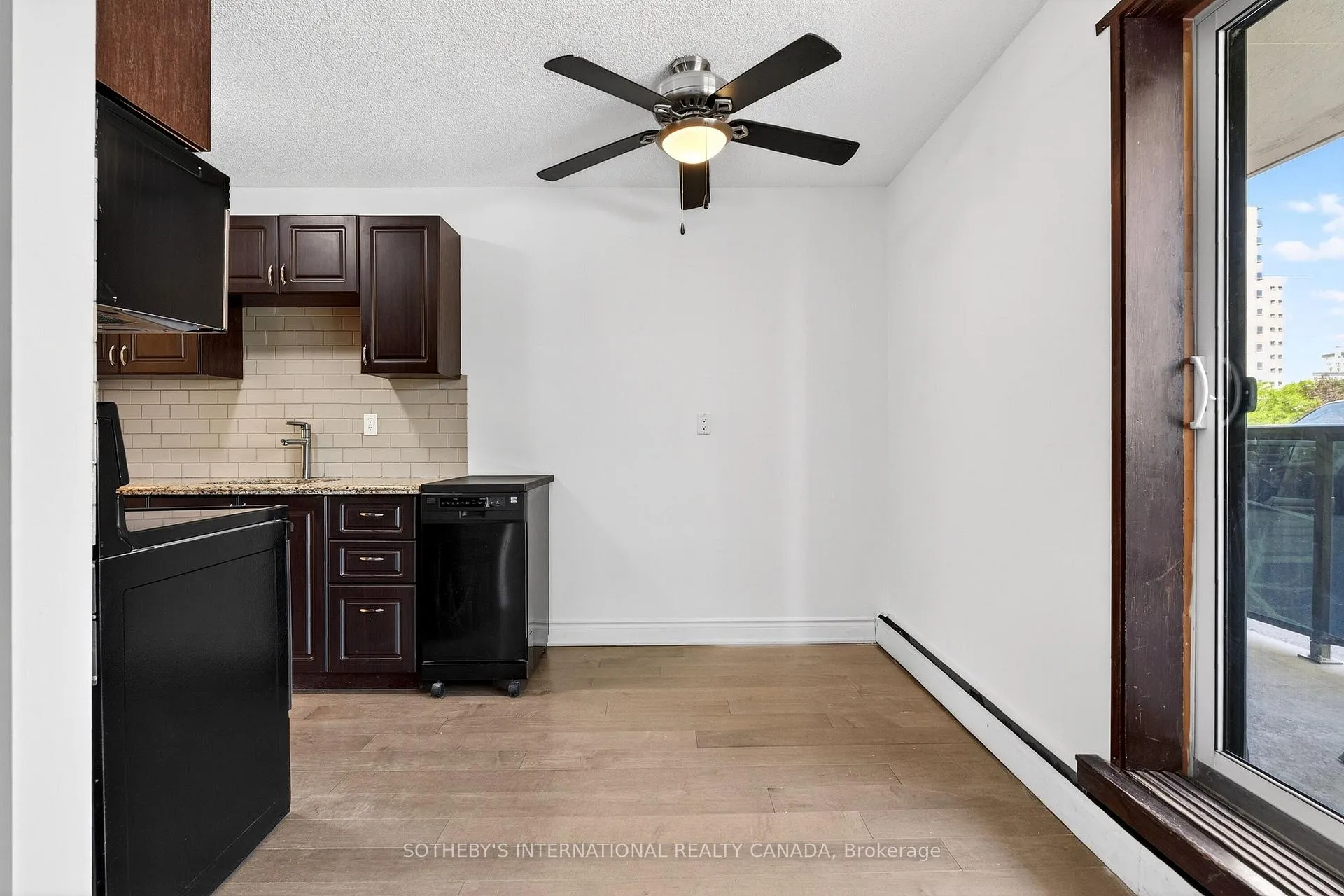 Photo 4 of Unit 103, 81 Charlton Avenue E, Hamilton, Corktown — HOMEH
