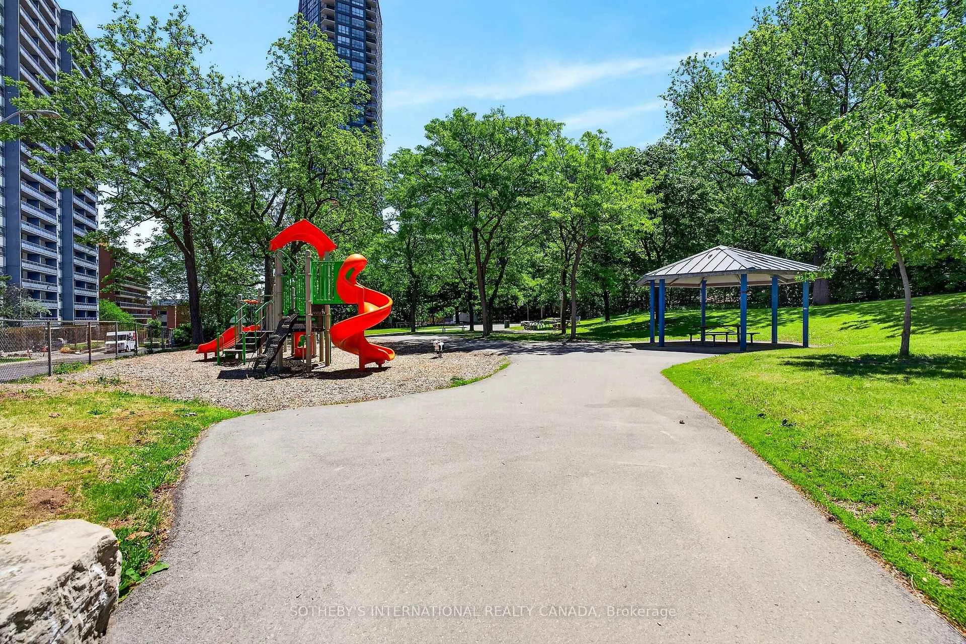 Photo 14 of Unit 103, 81 Charlton Avenue E, Hamilton, Corktown — HOMEH