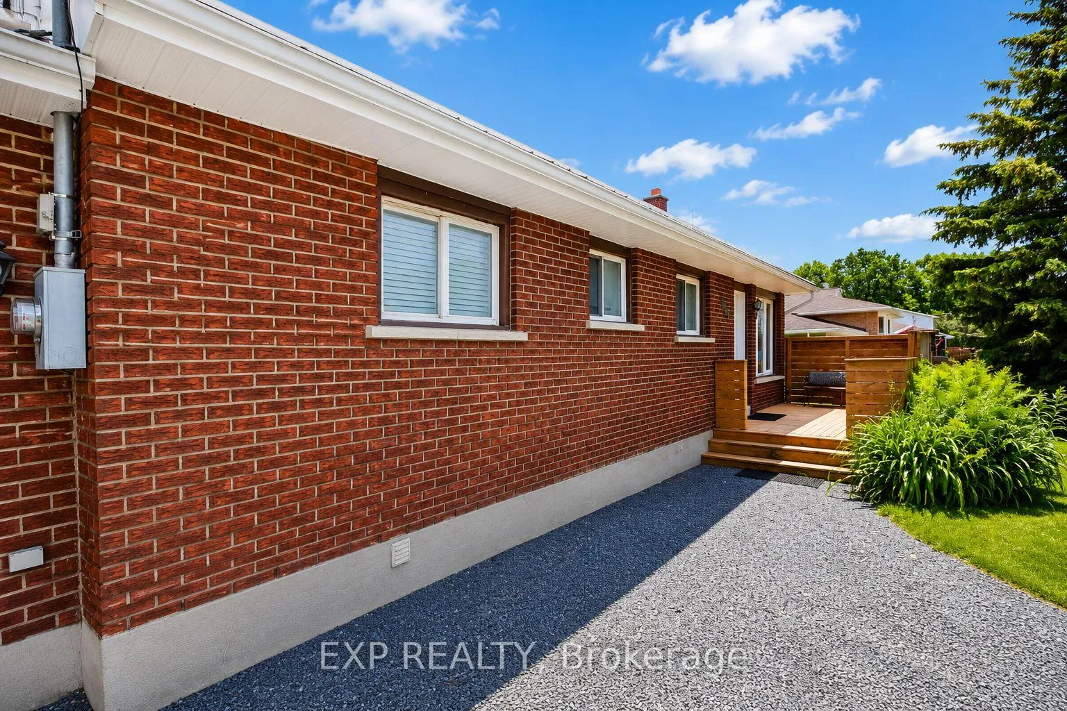 Photo 2 of 832 Tollgate Road W, Cornwall, Cornwall — HOMEH