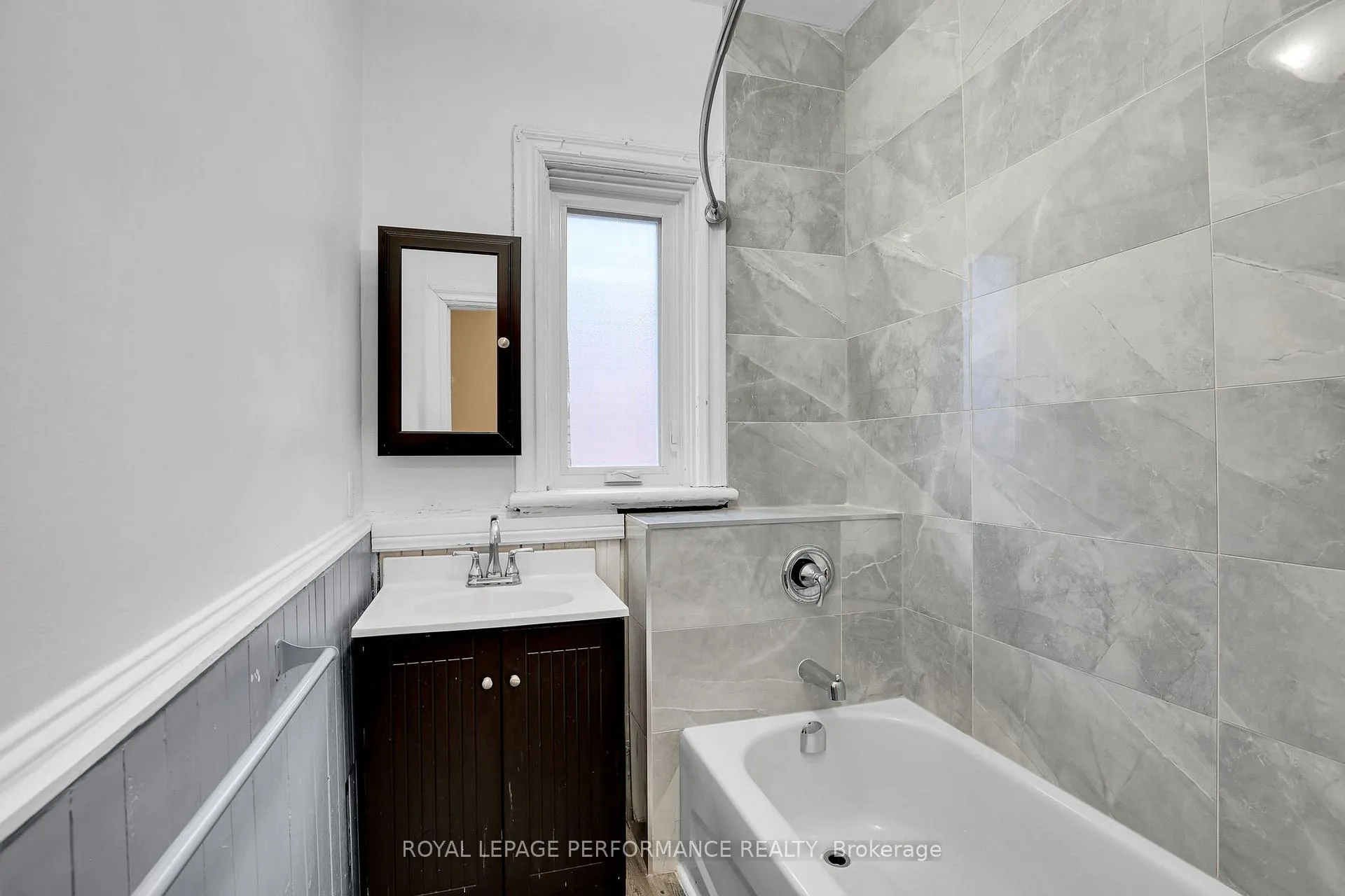 Photo 13 of Unit 2, 205 Flora Street, Ottawa, Ottawa Centre — HOMEH