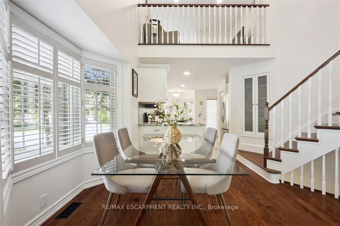 Photo 11 of Unit 5, 3243 New Street, Burlington, Roseland — HOMEH