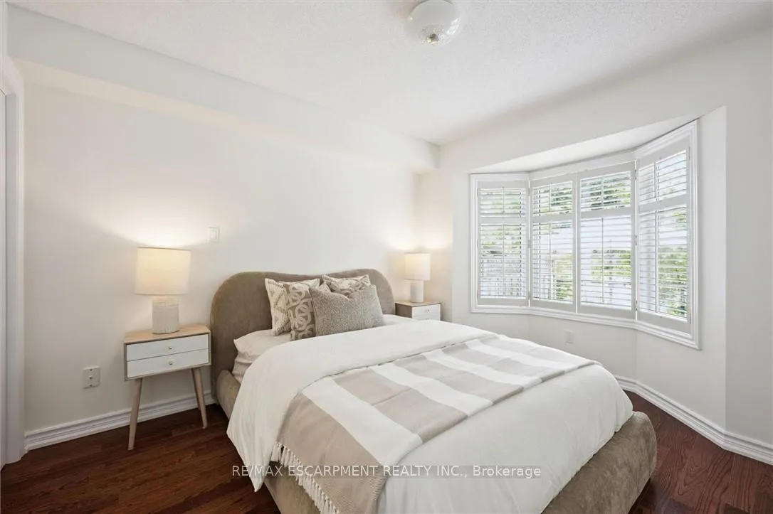 Photo 15 of Unit 5, 3243 New Street, Burlington, Roseland — HOMEH