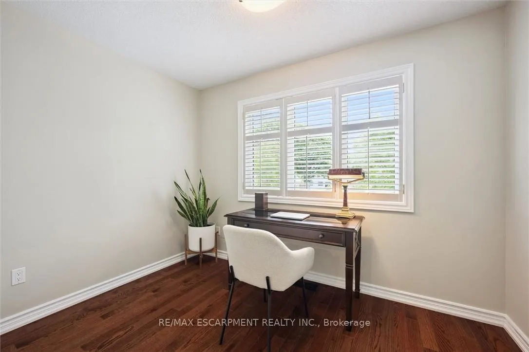 Photo 19 of Unit 5, 3243 New Street, Burlington, Roseland — HOMEH