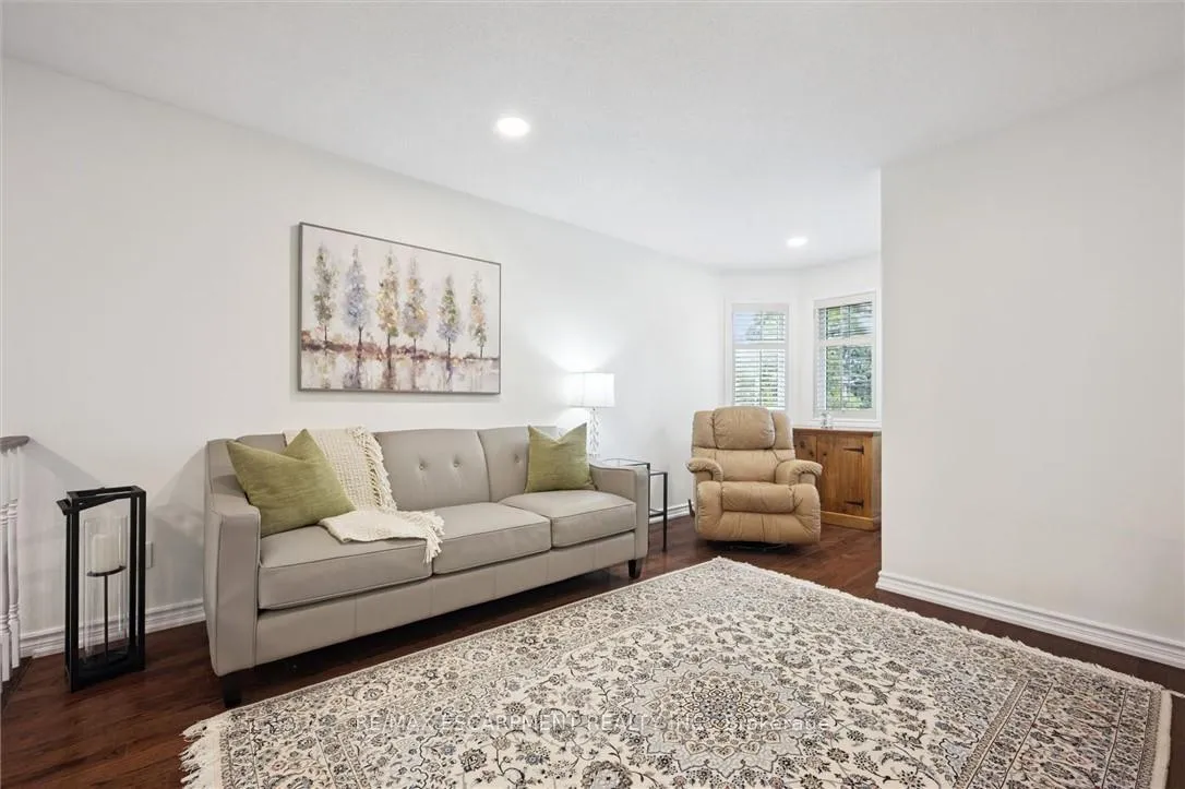 Photo 23 of Unit 5, 3243 New Street, Burlington, Roseland — HOMEH