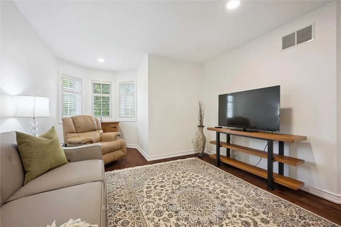 Photo 24 of Unit 5, 3243 New Street, Burlington, Roseland — HOMEH