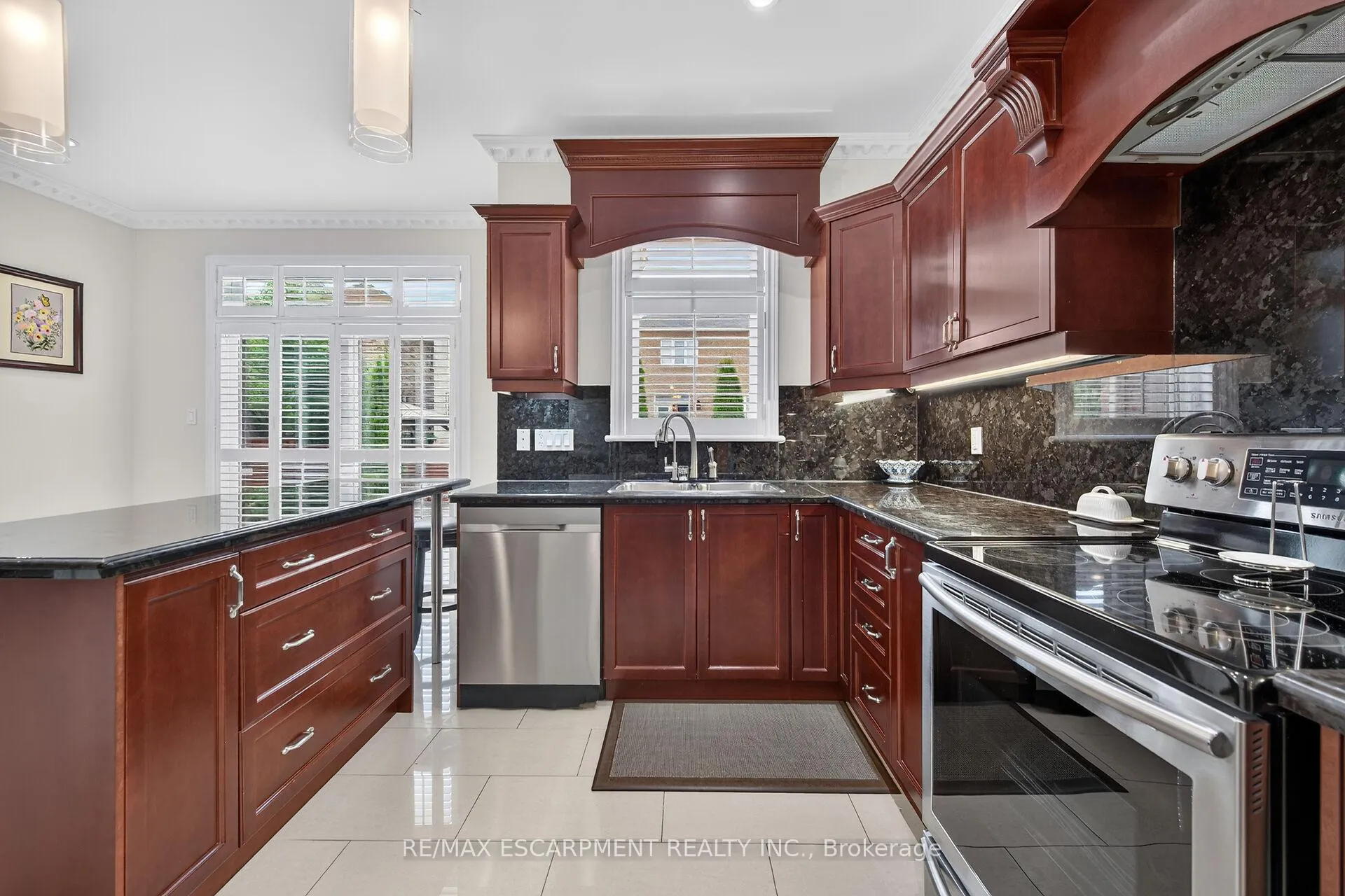 Photo 15 of 81 Morning Mist Drive, Hamilton, Sheldon — HOMEH