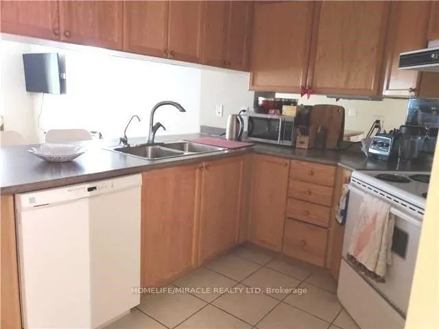 Front of Unit 505, 909 Bay Street