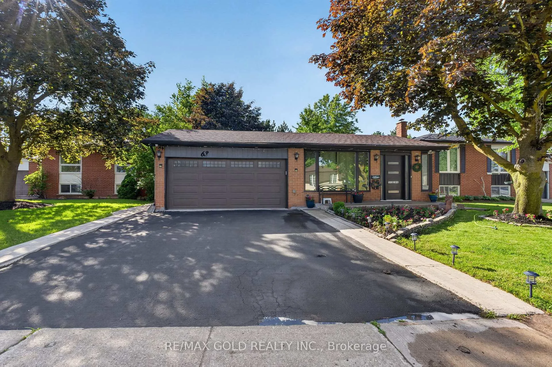 Photo 3 of 63 Morgandale Crescent, Orangeville — HOMEH