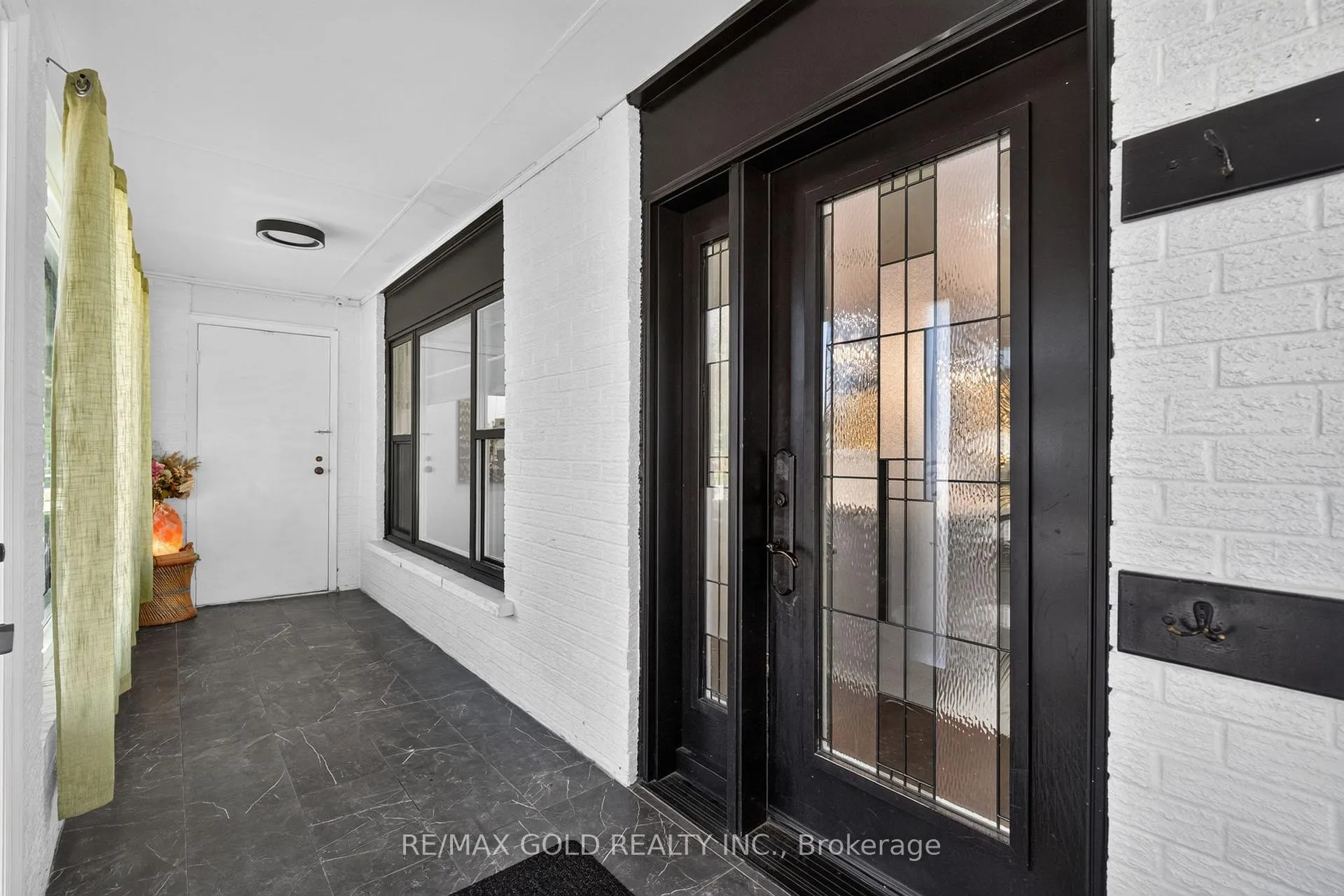 Photo 5 of 63 Morgandale Crescent, Orangeville — HOMEH