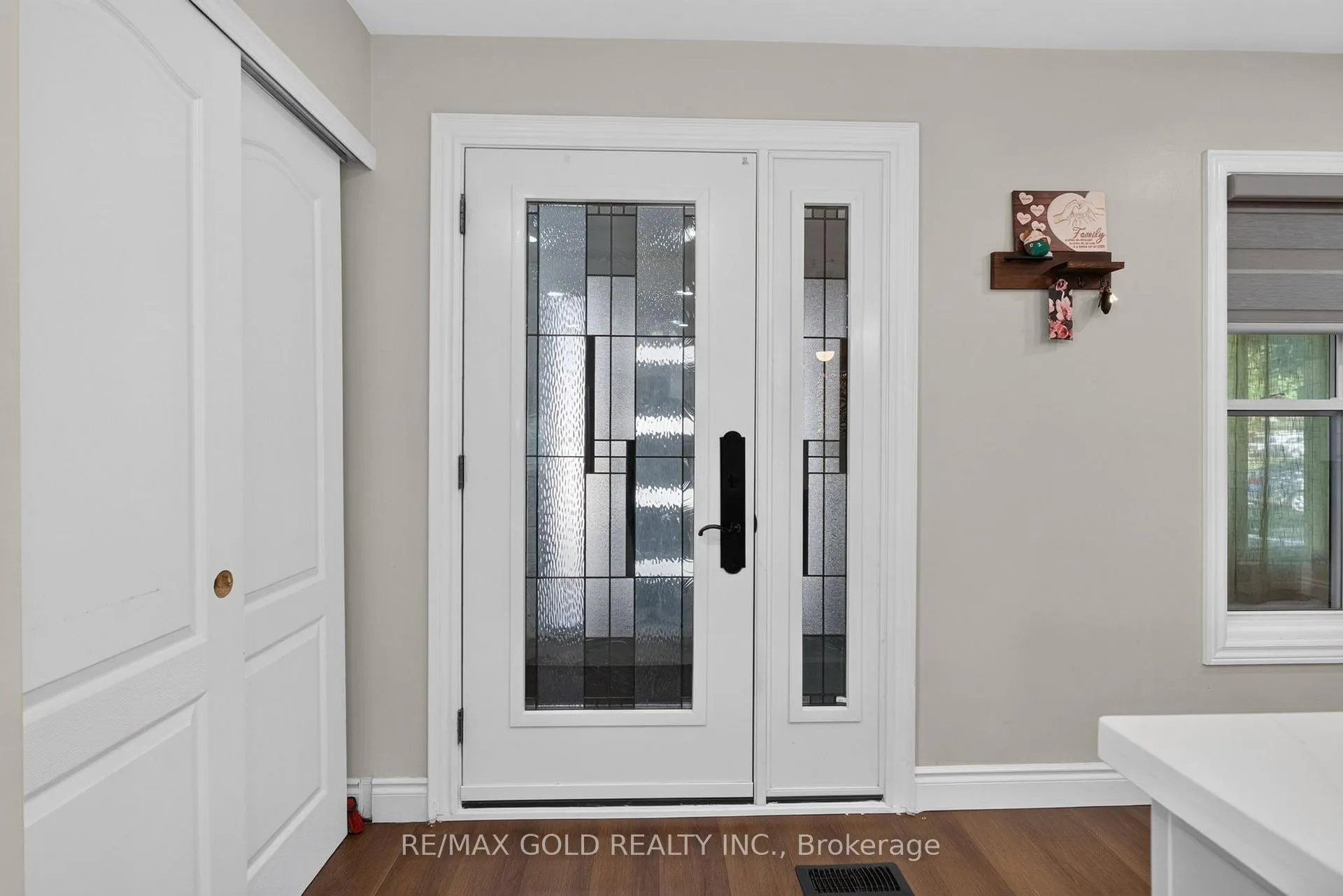 Photo 6 of 63 Morgandale Crescent, Orangeville — HOMEH