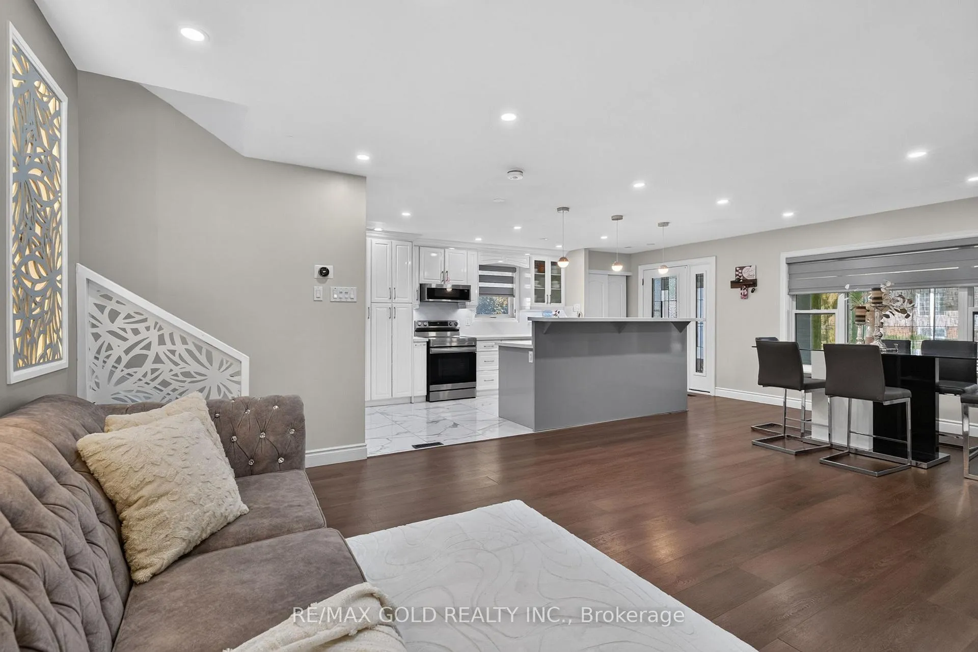 Photo 9 of 63 Morgandale Crescent, Orangeville — HOMEH