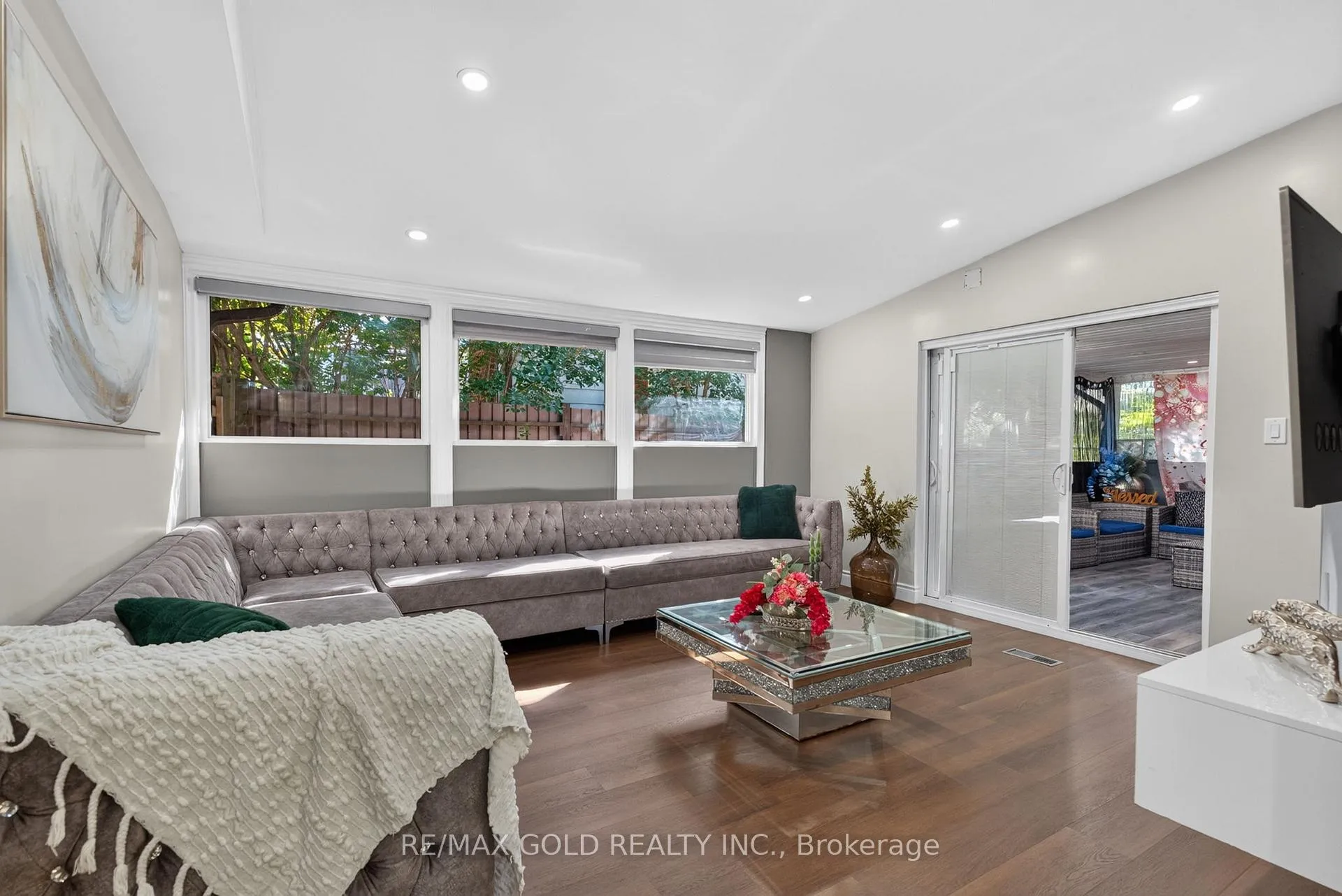 Photo 20 of 63 Morgandale Crescent, Orangeville — HOMEH