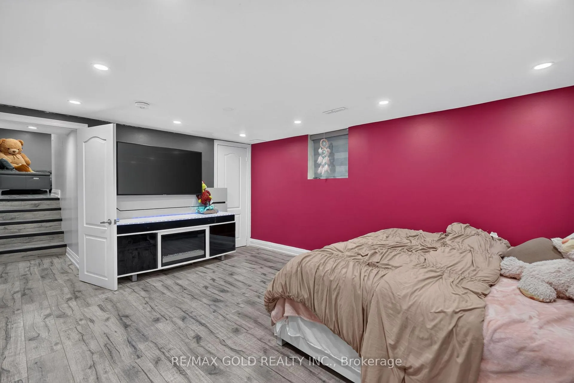 Photo 40 of 63 Morgandale Crescent, Orangeville — HOMEH