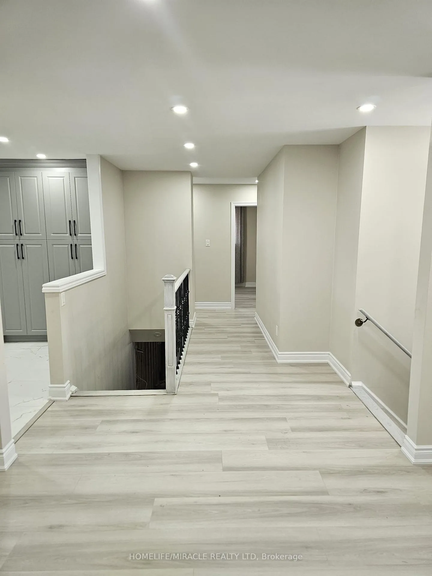 Photo 6 of 61 Deerfield Crescent, Brampton, Southgate — HOMEH