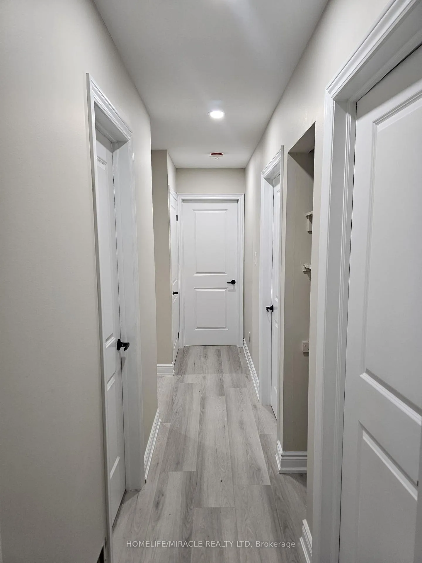 Photo 8 of 61 Deerfield Crescent, Brampton, Southgate — HOMEH