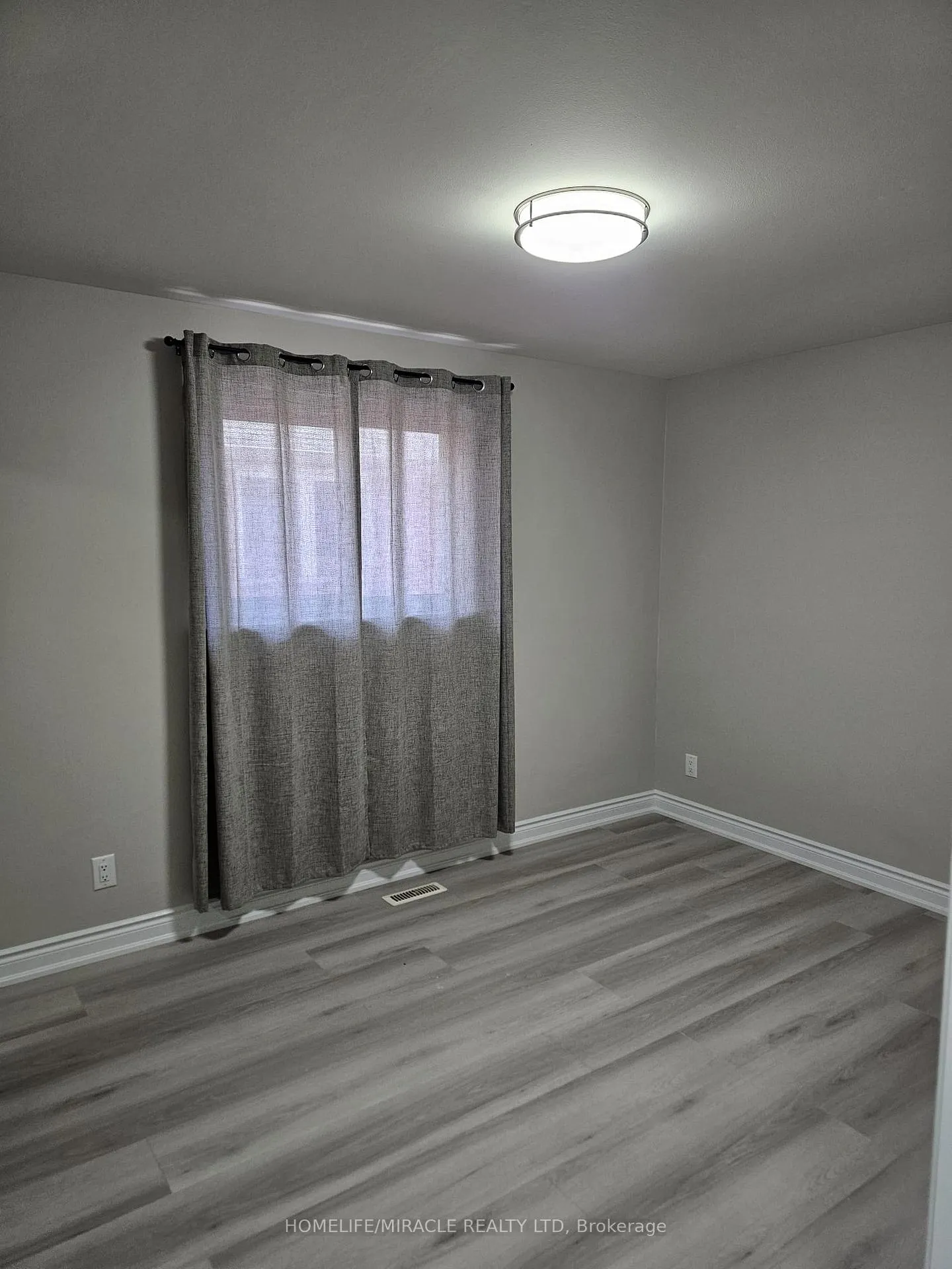 Photo 11 of 61 Deerfield Crescent, Brampton, Southgate — HOMEH