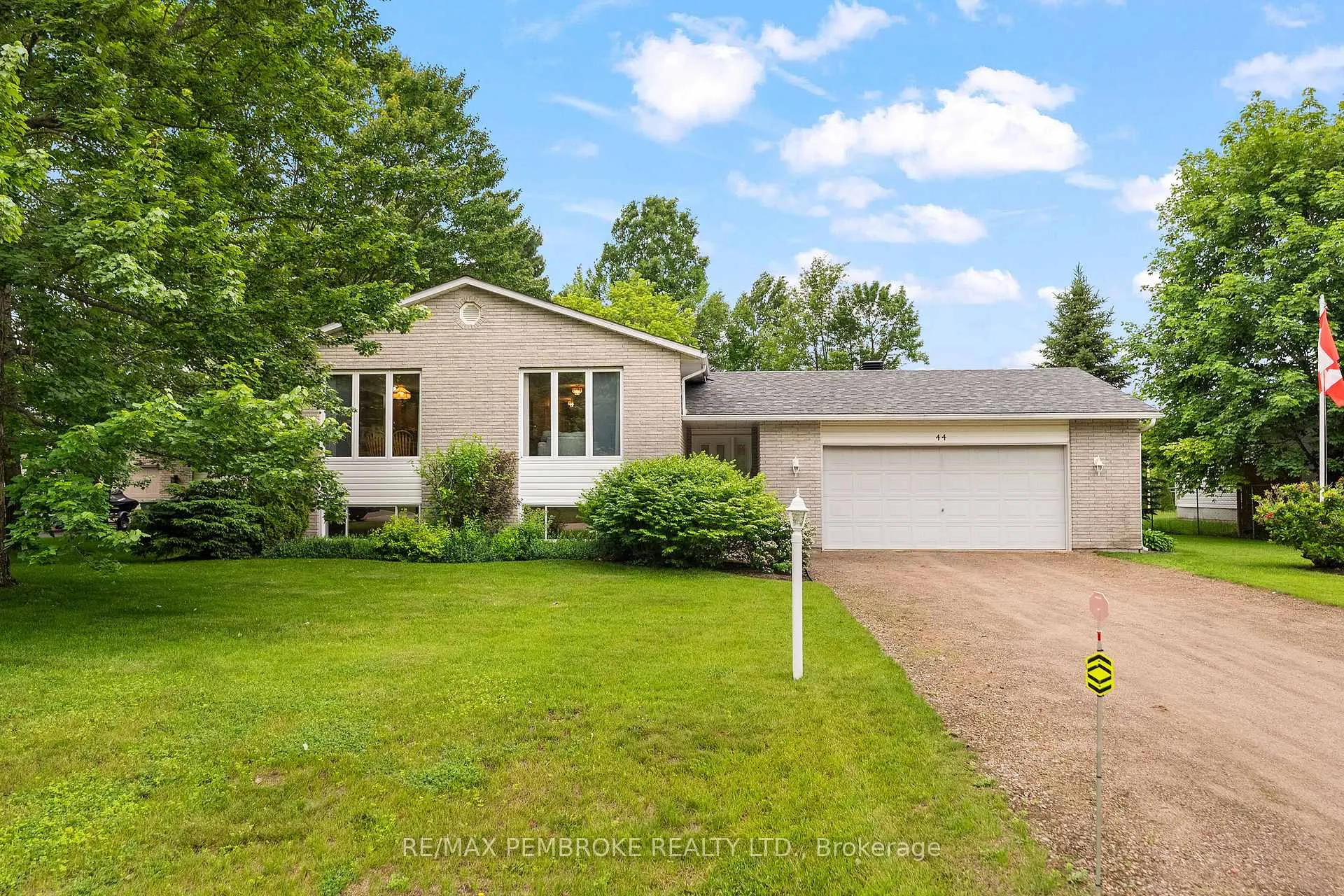 Front of 44 Ravenwood Crescent