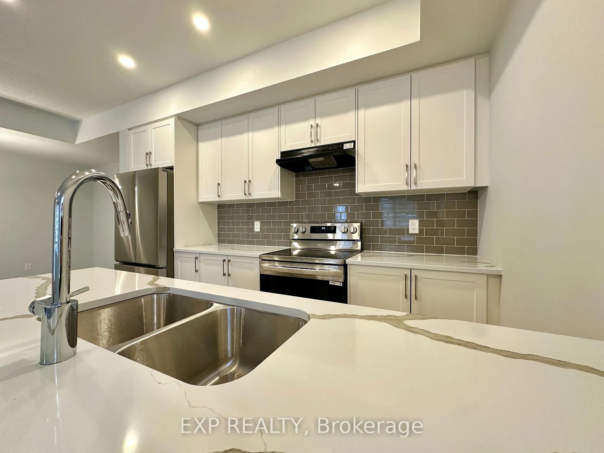 Photo 6 of 422 Lillian Freiman Private, Ottawa, Barrhaven - Half Moon Bay — HOMEH