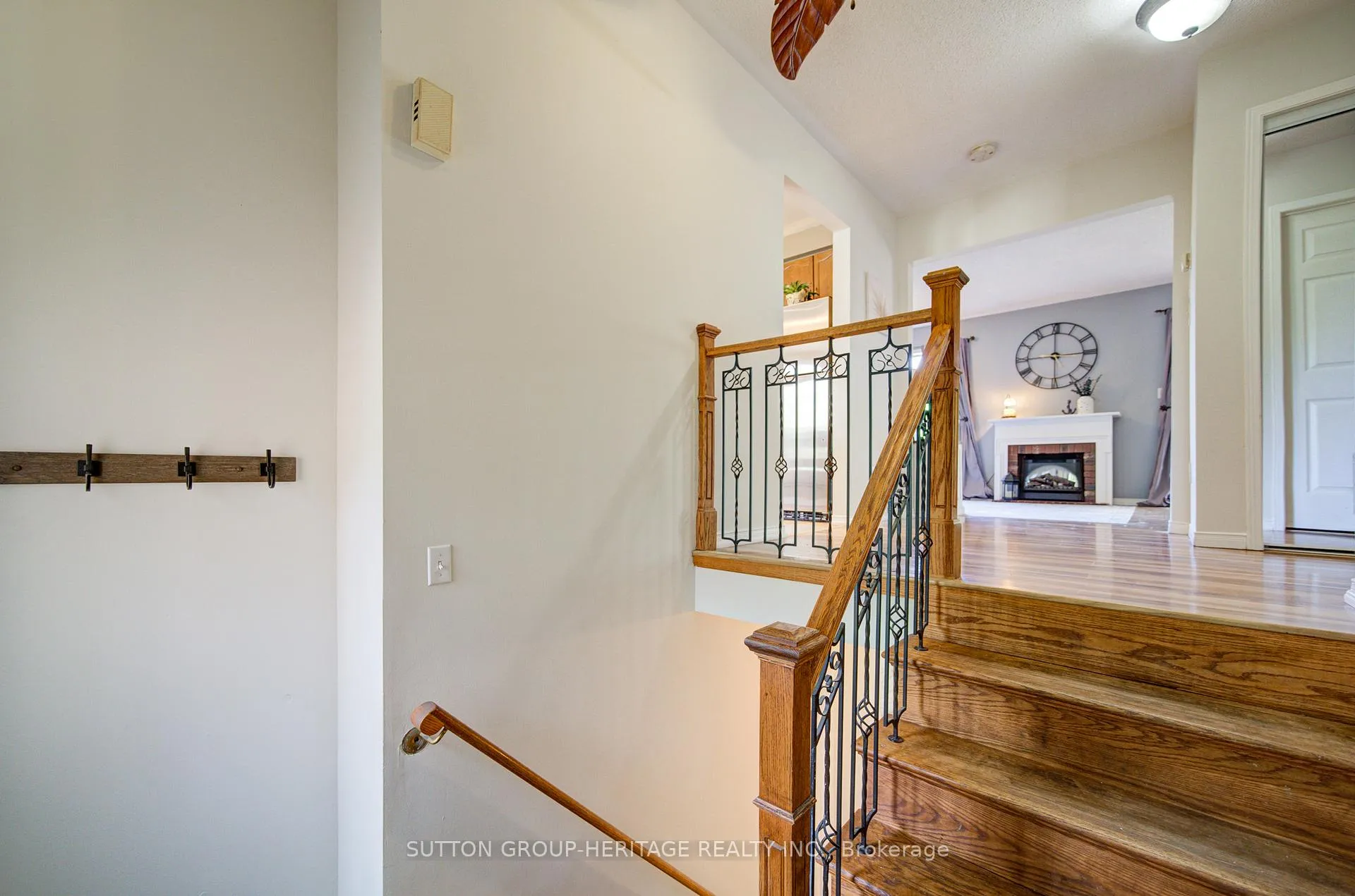Photo 9 of 19 Hooper Square, Clarington, Bowmanville — HOMEH