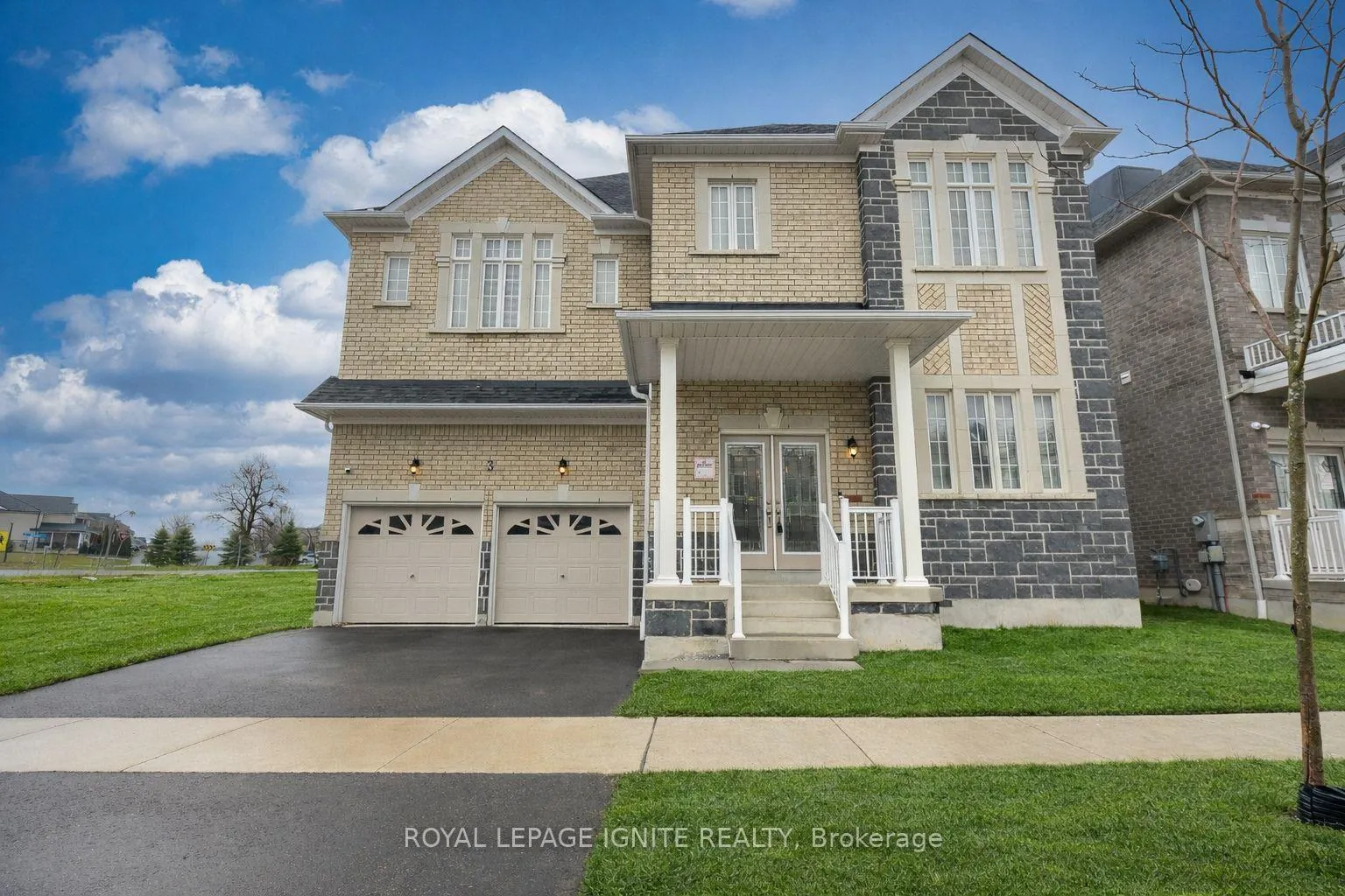 Photo 2 of 3 Creedon Crescent, Ajax, Northwest Ajax — HOMEH