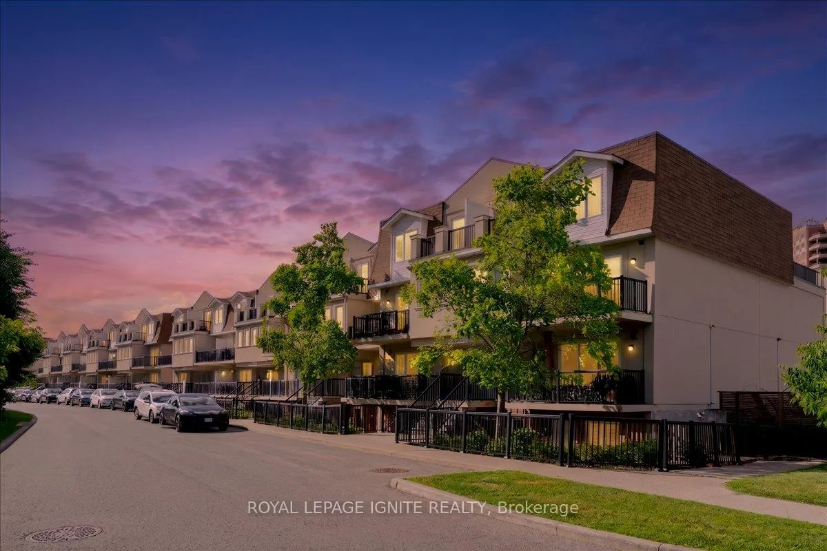 Front of Unit 1004, 3035 Finch Ave W
