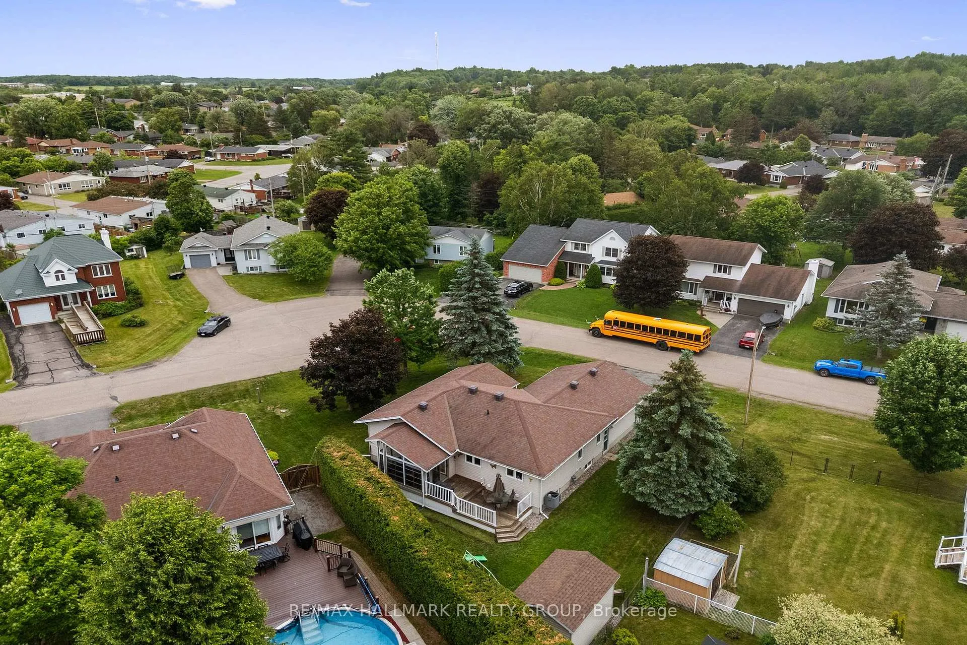 Photo 1 of 236 Vanier Crescent, Renfrew, Renfrew — HOMEH