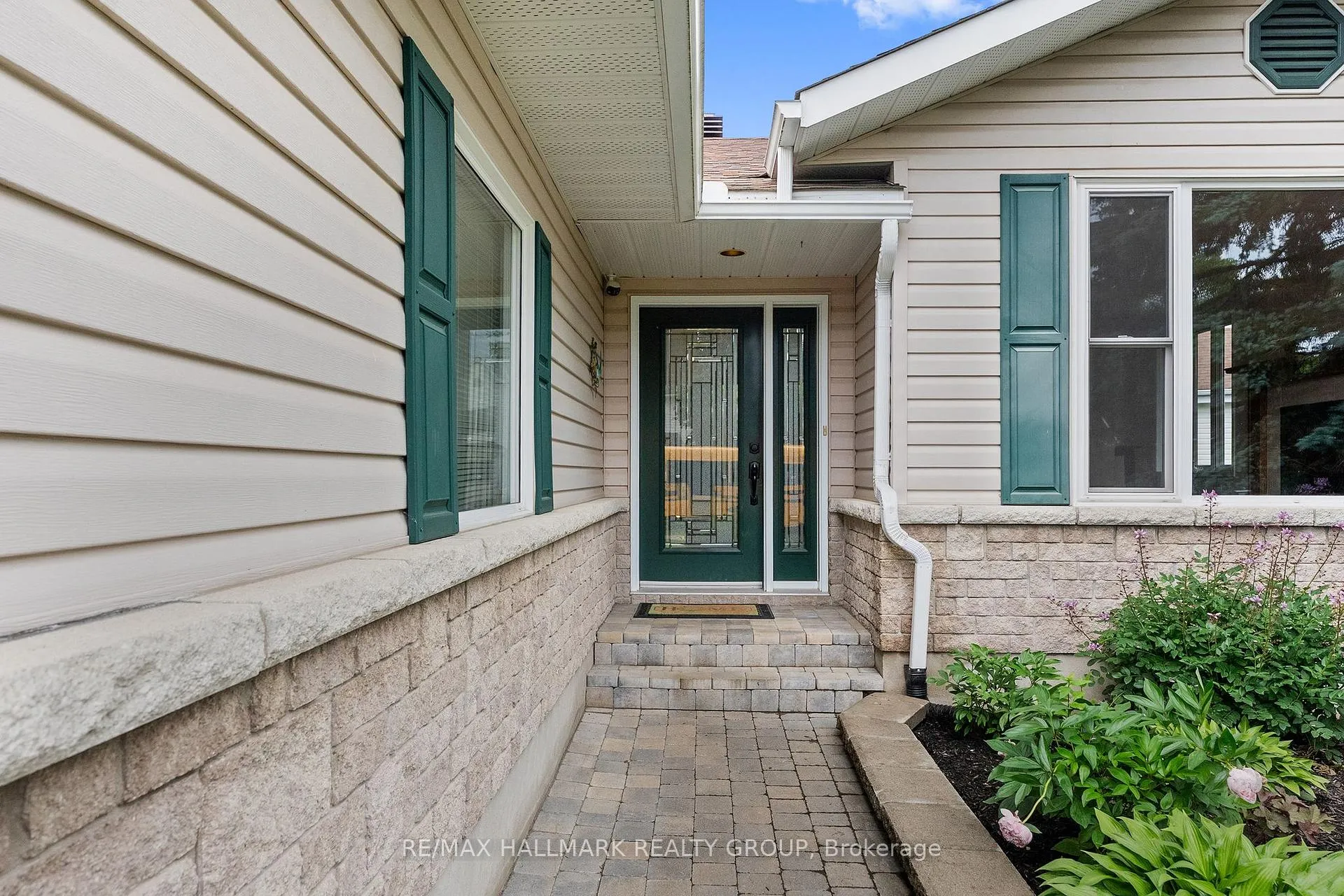 Photo 5 of 236 Vanier Crescent, Renfrew, Renfrew — HOMEH