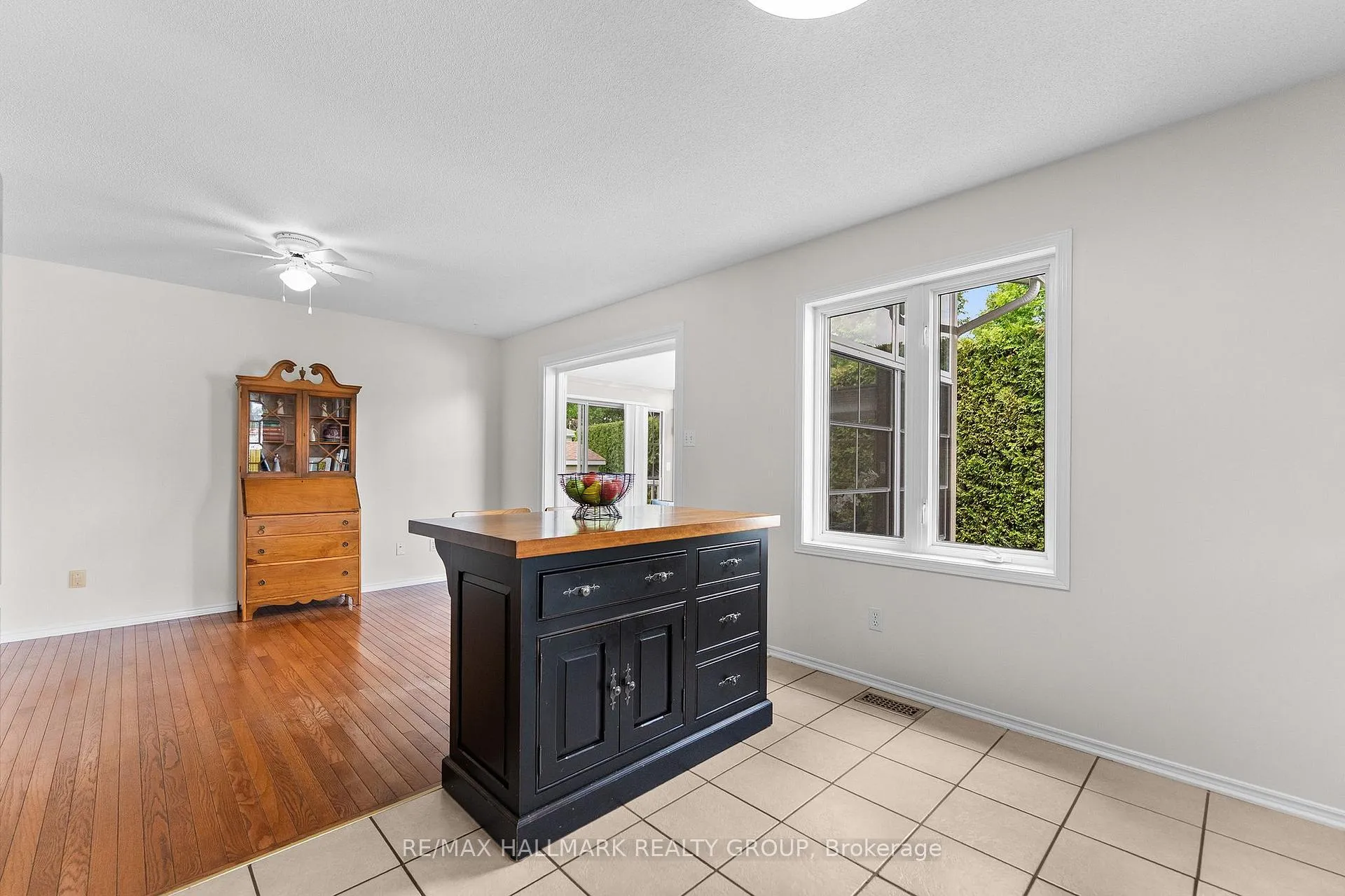 Photo 18 of 236 Vanier Crescent, Renfrew, Renfrew — HOMEH