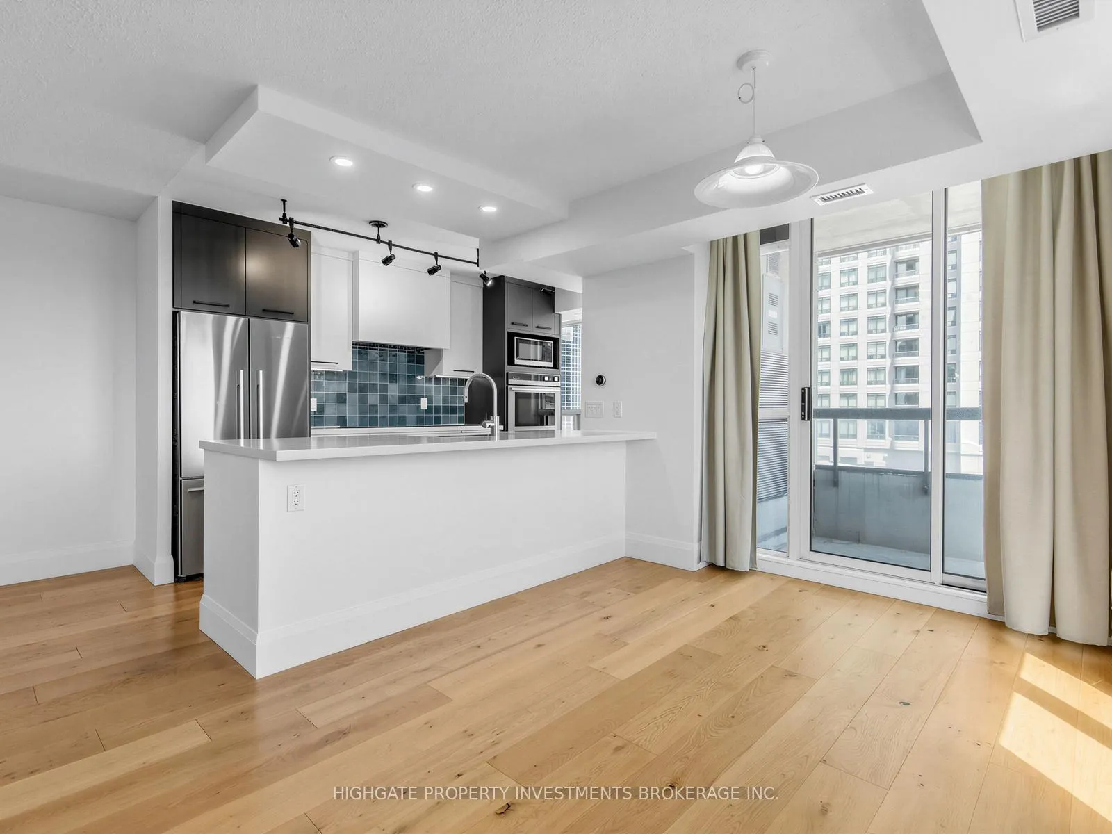 Photo 6 of Unit 607, 8 Hillcrest Avenue, North York, Willowdale East — HOMEH