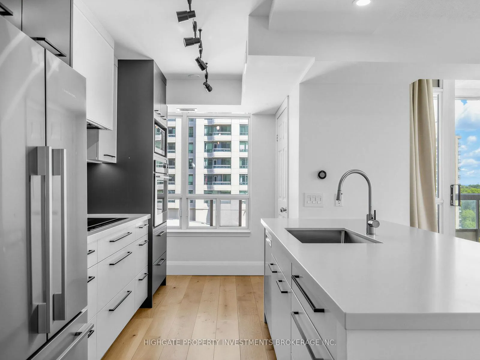 Photo 8 of Unit 607, 8 Hillcrest Avenue, North York, Willowdale East — HOMEH
