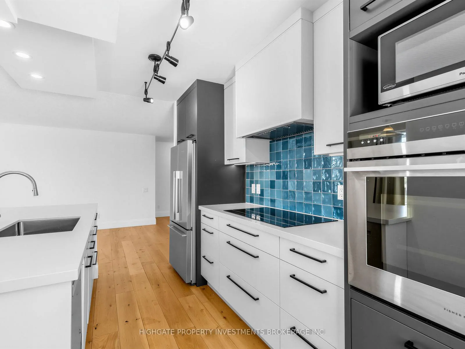 Photo 10 of Unit 607, 8 Hillcrest Avenue, North York, Willowdale East — HOMEH