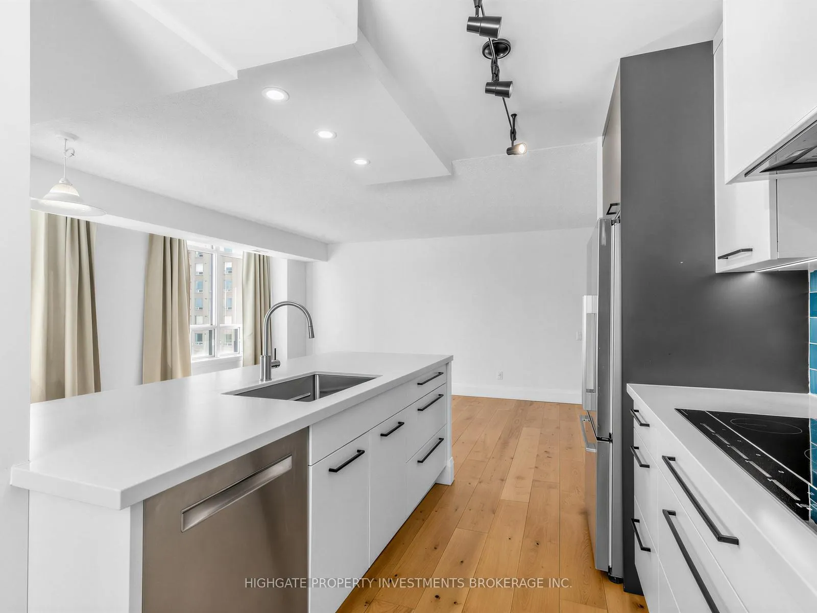 Photo 11 of Unit 607, 8 Hillcrest Avenue, North York, Willowdale East — HOMEH
