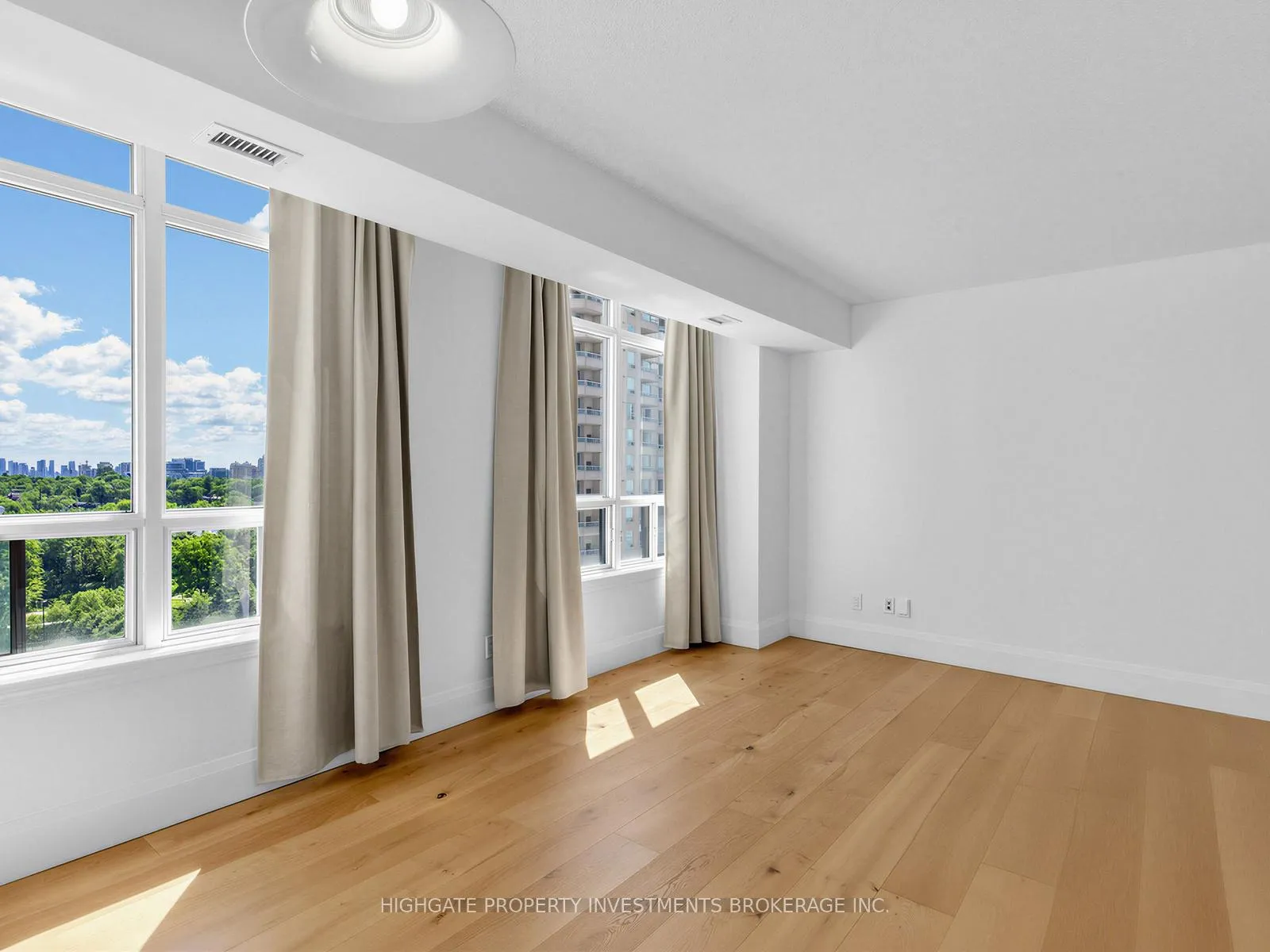 Photo 14 of Unit 607, 8 Hillcrest Avenue, North York, Willowdale East — HOMEH