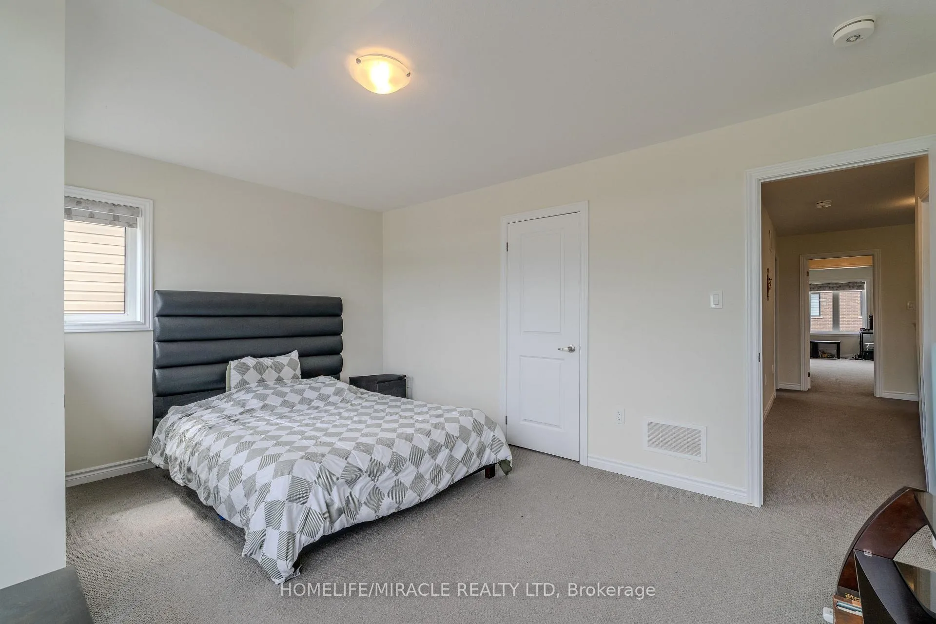 Photo 11 of 14 Blaney Street, Brant, Paris — HOMEH