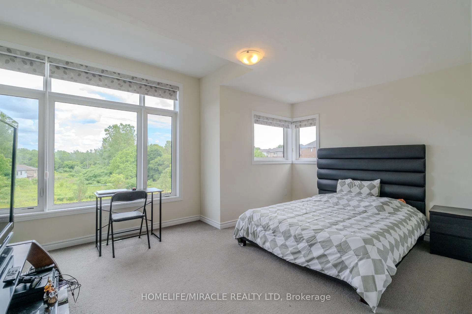 Photo 12 of 14 Blaney Street, Brant, Paris — HOMEH
