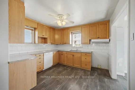 Photo 2 of 1527 Killarney Beach Road, Innisfil, Lefroy — HOMEH